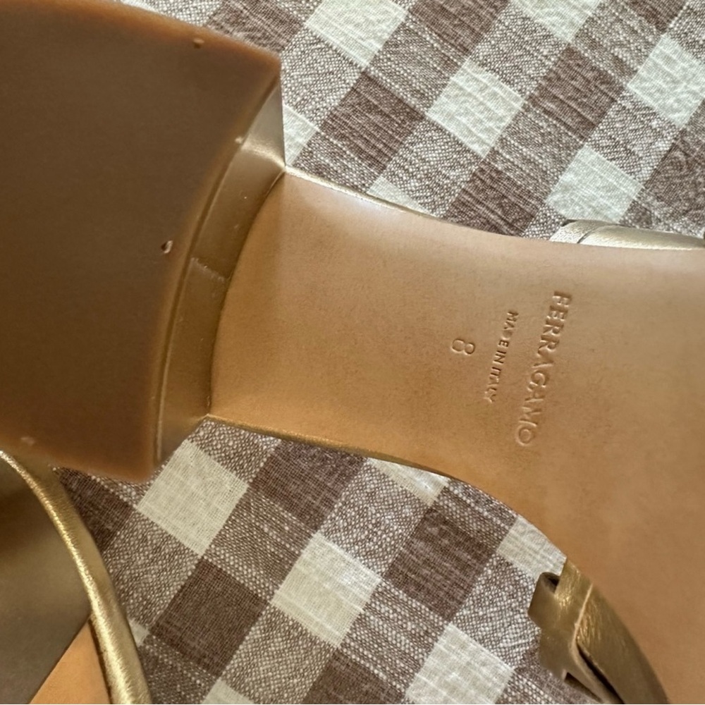 ⚡️NWOTIB Salvatore Ferragamo Gancini Gold Mule Heeled Sandals - Picture 10 of 16